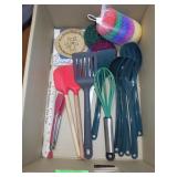 ASST. KITCHEN UTENSILS- SPATULAS, WHISK, SPOONS, >
