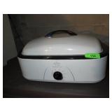 RIVAL 16 QT. ROASTER OVEN - TURNS ON