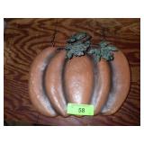 RESIN? REPLACEMENT PUMPKIN FOR ARROW SIGN HOLDER>>