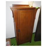 KINCAID MISSION STYLE OAK CABINET W/ CEDAR >>>>>