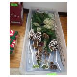 CHRISTMAS CENTERPIECE, PINECONE PICK, STORAGE>>>