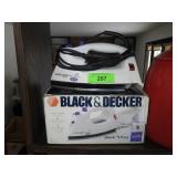 BLACK & DECKER IRON - TURNS ON