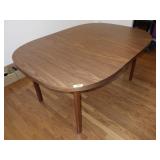 FORMICA TOP DINING ROOM TABLE W/ 2 LEAVES **BOTH>>