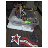 HALLOWEEN & 4TH OS JULY WALL HANGERS, METAL PLANT>