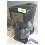 BUNN COFFEE MAKER- TURNS ON