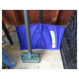 SNOW SHOVEL & ICE SCRAPER