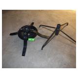 2 CHRISTMAS TREE STANDS