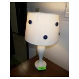 LAMP W/ REMOVABLE MAGNETS ON SHADE 17 1/2" TO >>>