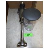 KITCHENAID HAND BLENDER (TURNS ON)