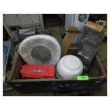 WOODENN CRATE, ENAMELWARE BEDPAN, WOODEN>>>