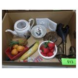 VINTAGE HORN, COPPER CHILE SOUVENIR, FRAME>>>