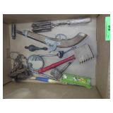 WOODEN MALLET, POWDER GUN REPLICA, CORN COB >>>>