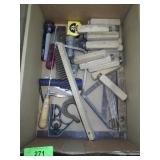 WIRE BRUSH, WOODEN HANDLES, SMALL LEVEL, FOLDING>>