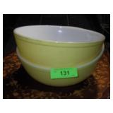 2 VINTAGE PYREX 4 QT. MIXING BOWLS