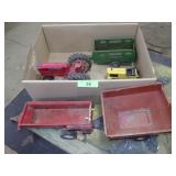 VINTAGE DIE CAST TRACTOR, ERTL MANURE SPREADER>>>