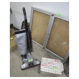 VINTAGE KIRBY VACUUM CLEANER W/ ASST ATTACHMENTS>>