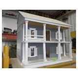DOLL HOUSE 32 x 23 x 32 **NO SHIPPING**