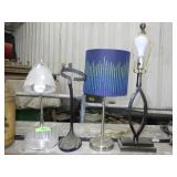 3 LAMPS, ADJUSTABLE BASE (FOR MAGNIFYING GLASS?)