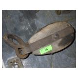 VINTAGE WOODEN PULLY  18"