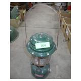 VINTAGE COLEMAN LANTERN