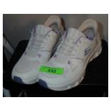 SKECHERS SLIP-INS SNEAKERS WOMANS SIZE 11-LIKE NEW