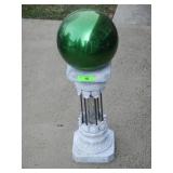 GAZING BALL ON RESIN STAND (19' STAND)