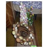 EASTER EGG WREATH & TREE (1 LOOSE EGG), BASKET &>