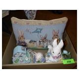 EASTER THROW PILLOW, BUNNY RABBIT TEAPOT, EASTER>>