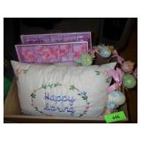 HAPPY SPRING THROW PILLOW, EGG WREATH, FLOWER >>>