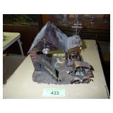 VINTAGE METAL WIND UP MUSIC BOX (WORKS)