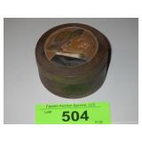 VINTAGE HAND CARVED & SIGNED WOODEN TRINKET BOX >>