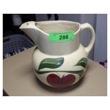 VTG WATT POTTERY 3 LEAF APPLE PITCHER #17 W/ ICE>>