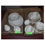 2 BL- VINTAGE HOMER LAUGHLIN GEORGIAN DISHES - >>>