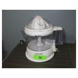 BLACK & DECKER JUICER- TURNS ON