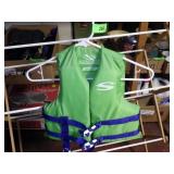 CHILDS STEARNS LIFE VEST (30-50 LBS)