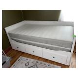 TWIN DAY BED W/ DRAWERS (FREE MATTRESSES IF YOU >>