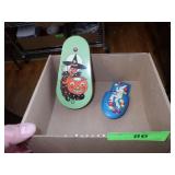 VINTAGE HALLOWEEN NOISEMAKER, CLOWN CLICKER