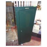 STACK-ON GUN SAFE (RUST ON BOTTOM & SIDES - SEE >>