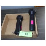 2 RECHARGEABLE FLASHLIGHTS (TURNS ON)