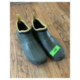 LACROSSE SLIP ON RUBBER SHOES (SIZE 10)