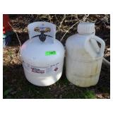 PROPANE TANK & 5 GALLON WATER JUG - APPEARS TO>>>