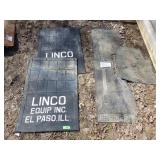 2 LINCO TRUCK MUD FLAPS, 2 CAR MATS (1 W/ HOLE)