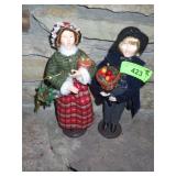 CHRISTMAS CAROLERS  12"