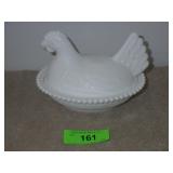 VINTAGE INDIANA GLASS ? MILK GLASS HEN ON NEST >>>