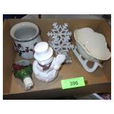 STOCKING HOLDERS, SLEIGH PLANTER, CARDINAL NIGHT>>