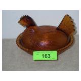 VINTAGE INDIANA GLASS ? AMBER HEN ON NEST COVERED>