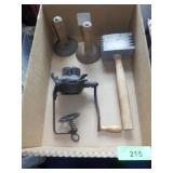 VTG CAST IRON COFFEE GRINDER MOUNT, HOG SCRAPERS>>