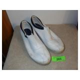 KEDS LEATHER? SHOES - SIZE 10