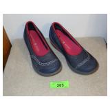 NATURAL SPORT SHOES - SIZE 9 1/2