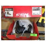 CCM HOCKEY ICE SKATE (KIDS 12 1/2)